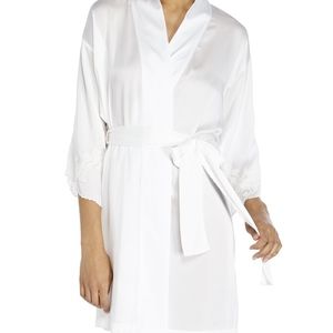 Natori Kasalan Wrap Robe Off-White